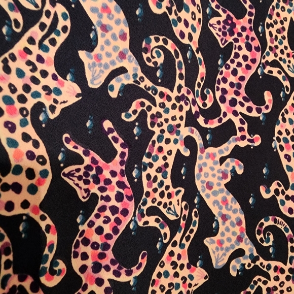 Lilly Pulitzer Sea View Rayon Button Down Top Oyster Bay Large - Picture 3 of 6